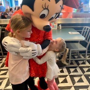 Meet your Posher, Shana